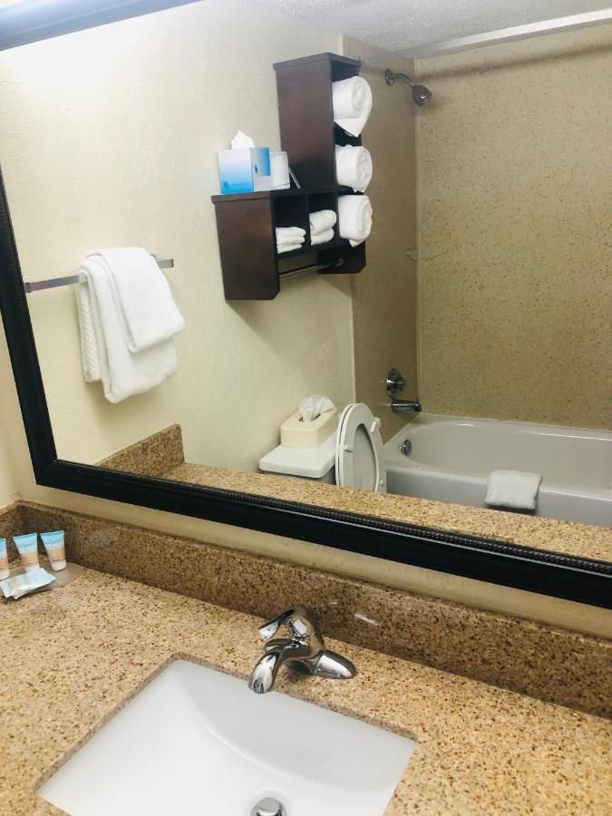 Quail Inn And Suites - מירטל ביץ' מראה חיצוני תמונה