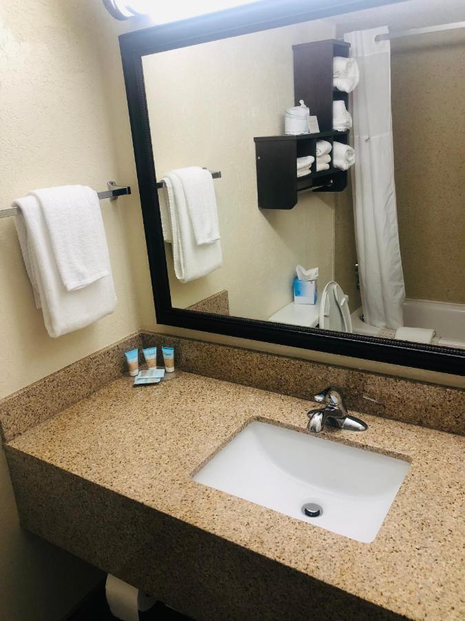 Quail Inn And Suites - מירטל ביץ' מראה חיצוני תמונה