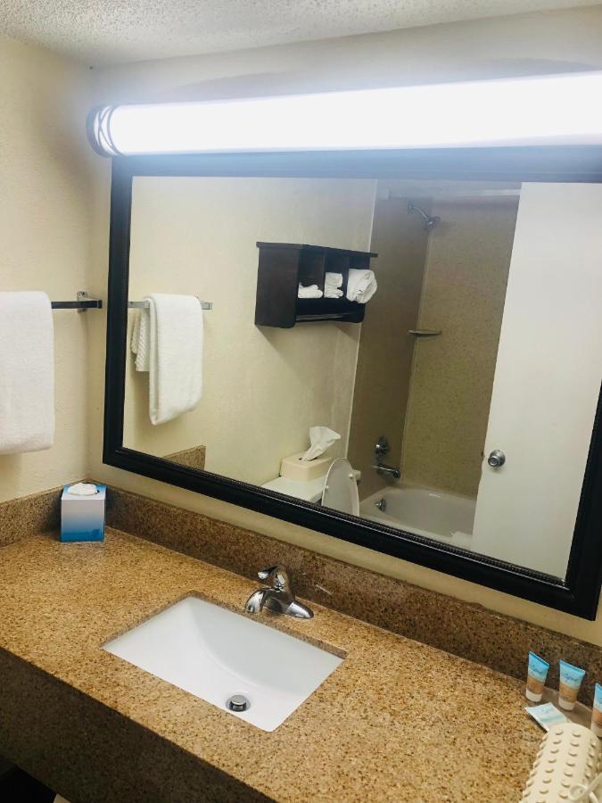 Quail Inn And Suites - מירטל ביץ' מראה חיצוני תמונה
