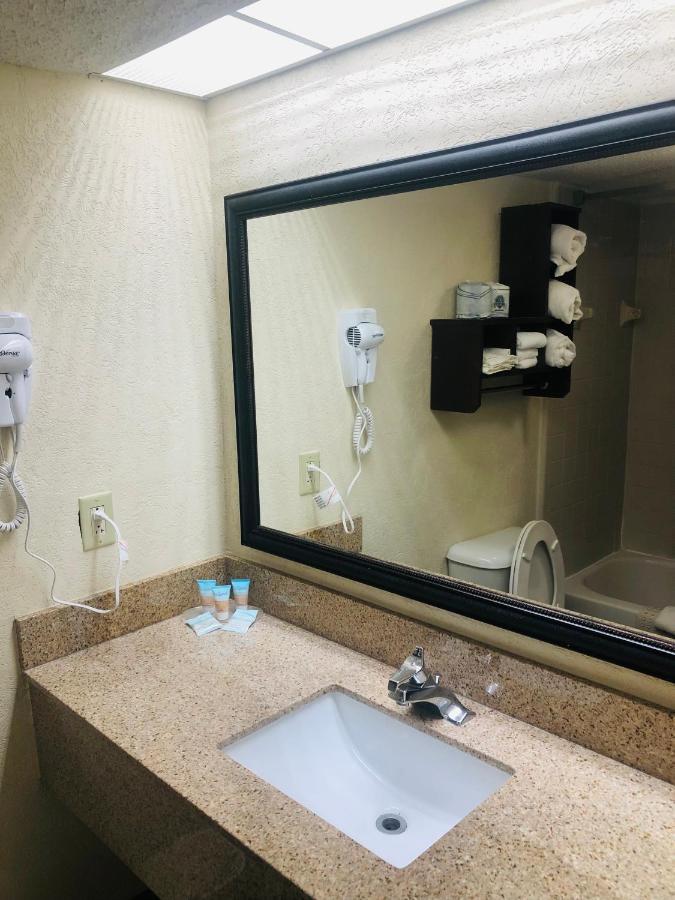 Quail Inn And Suites - מירטל ביץ' מראה חיצוני תמונה
