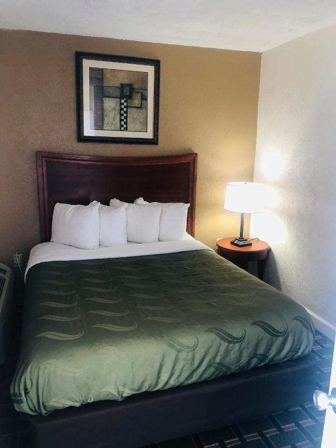 Quail Inn And Suites - מירטל ביץ' מראה חיצוני תמונה